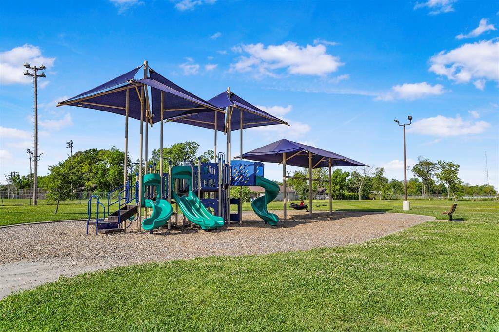 Shade play equipment