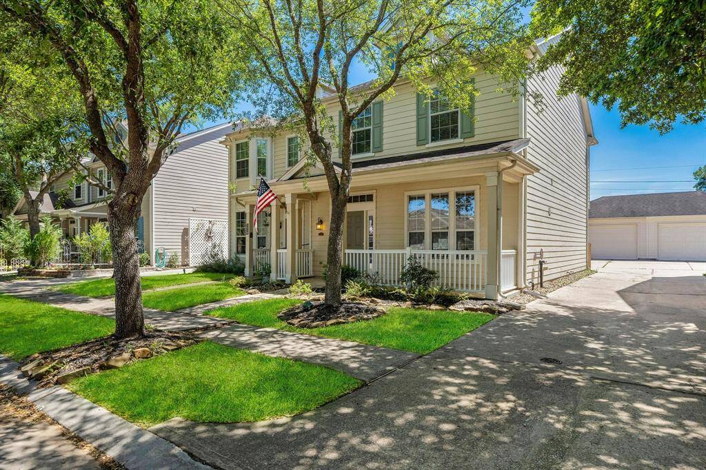 Beautiful curb appeal!
