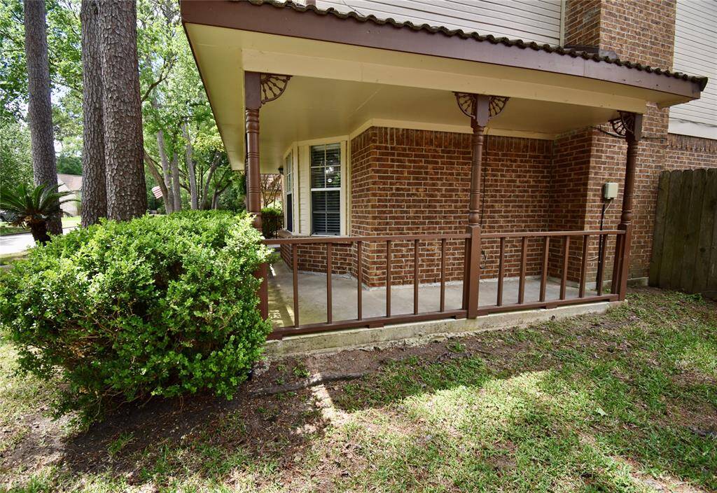 Another view of the front yard.