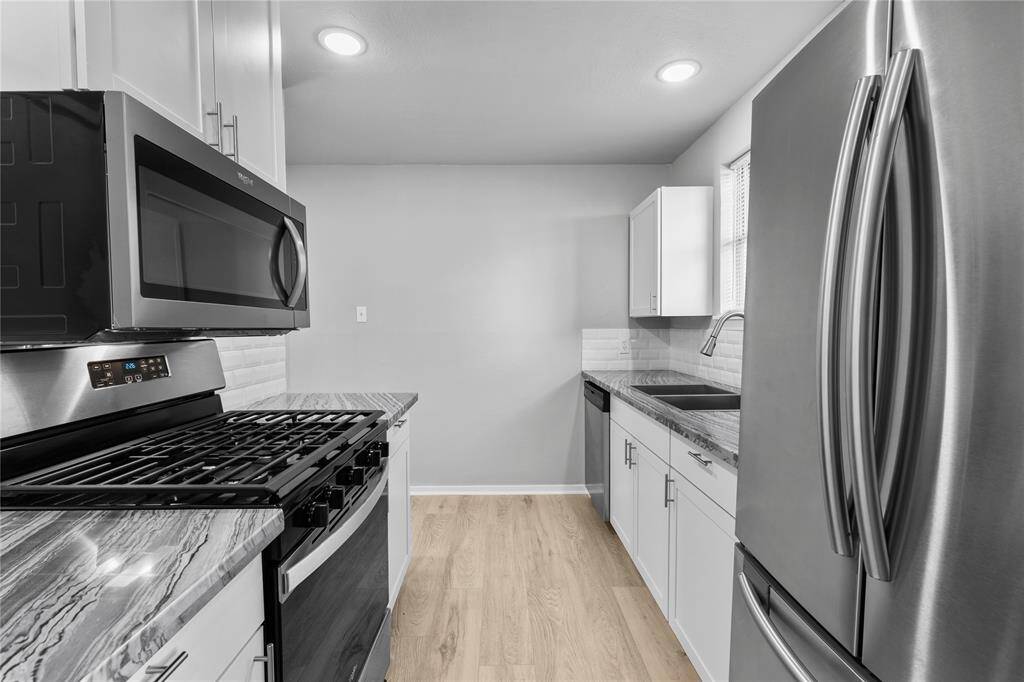 Stainless steel appliances included!