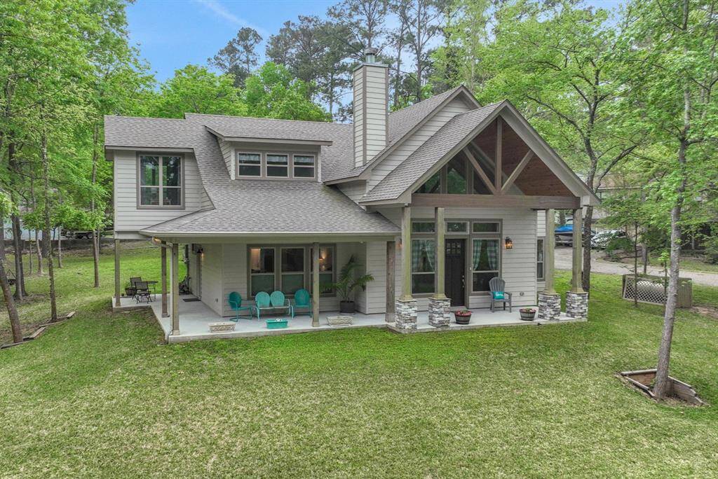 Welcome to 4 Weeburn Way in the gated community of Cape Royale