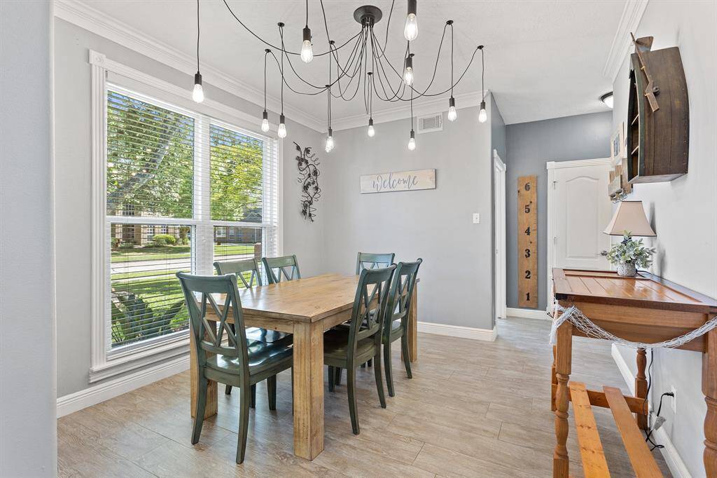 Formal Dining