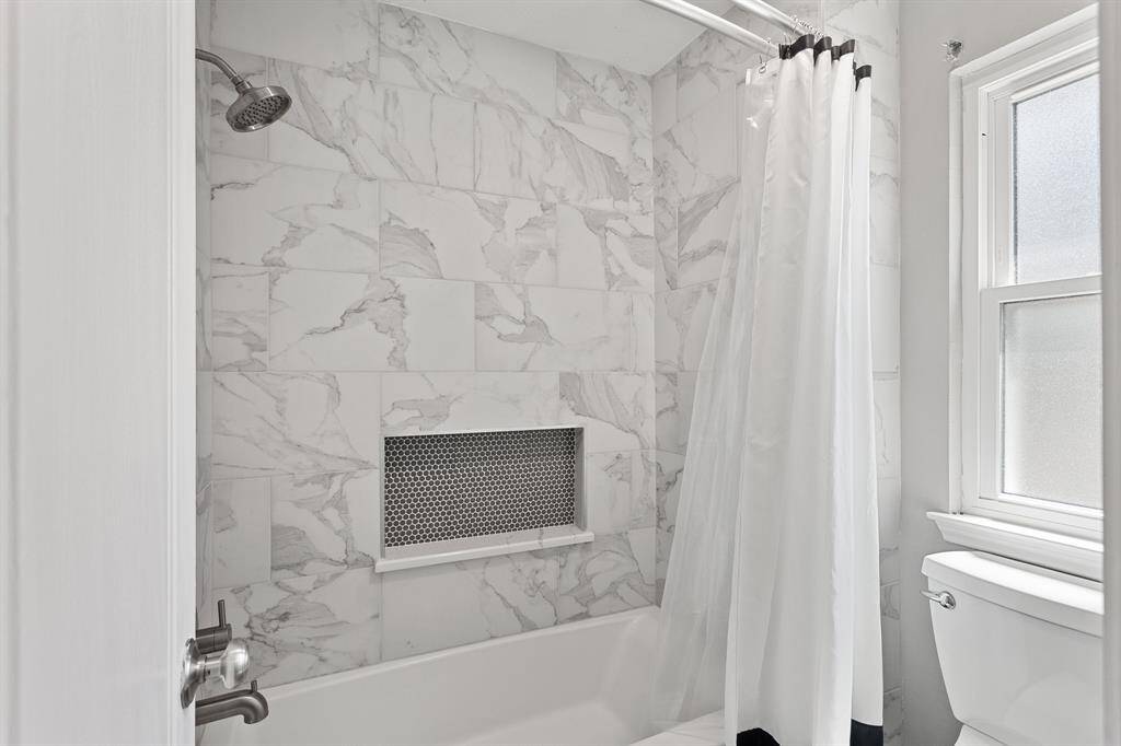 Full bath 2