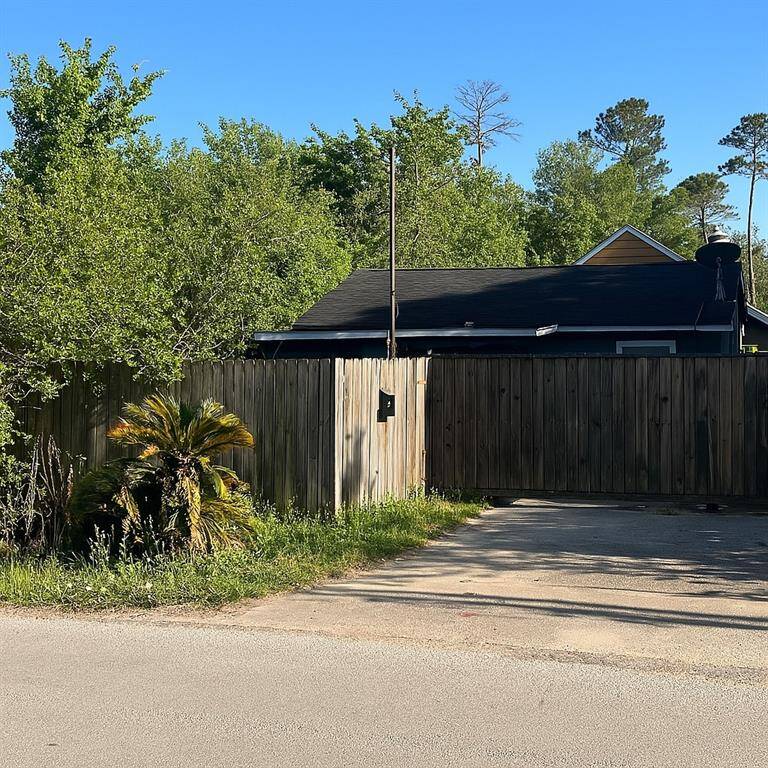 Professional photos coming soon. Existing structures are being demolished and should be cleared by April 15 (if not sooner).