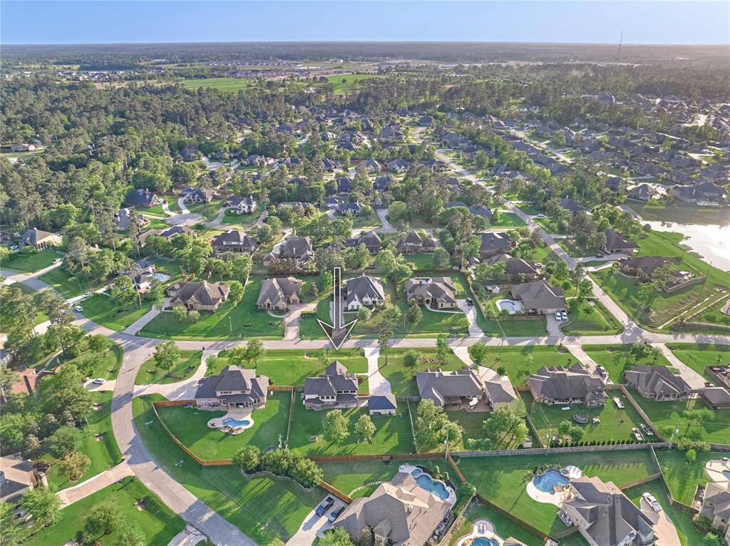In the desirable community of Mostyn Manor, you are within close proximity to local amenities, schools and parks.