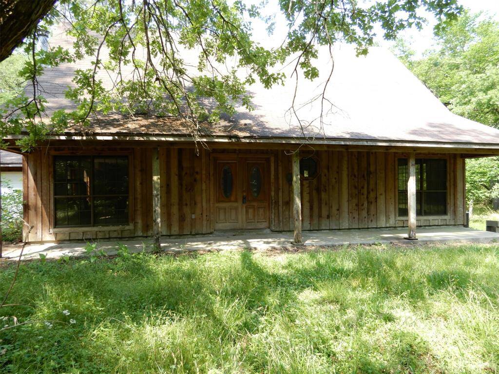 Full length front porch to enjoy the outdoors.