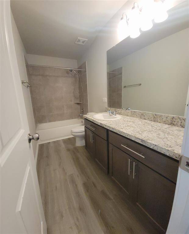 Principal bathroom with lots of space to store.