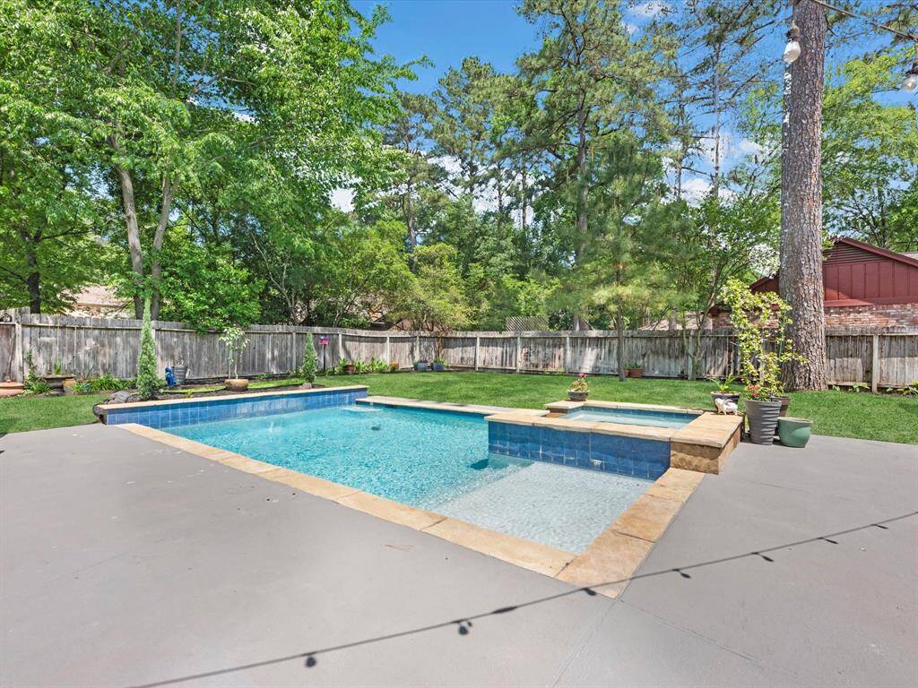 Everyone will enjoy spending time soaking up this great backyard space!