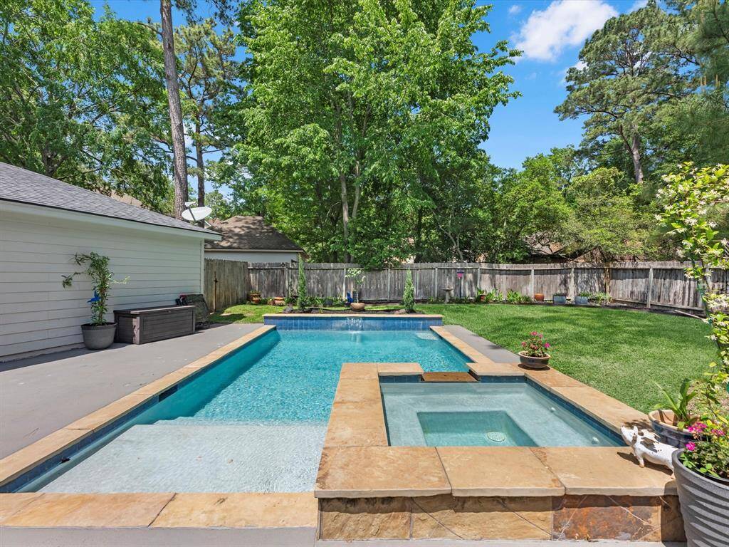 There's even a hot tub for soaking those muscles after a long day of golf
