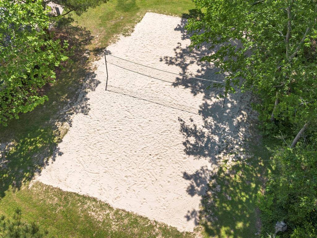 There's volleyball available also