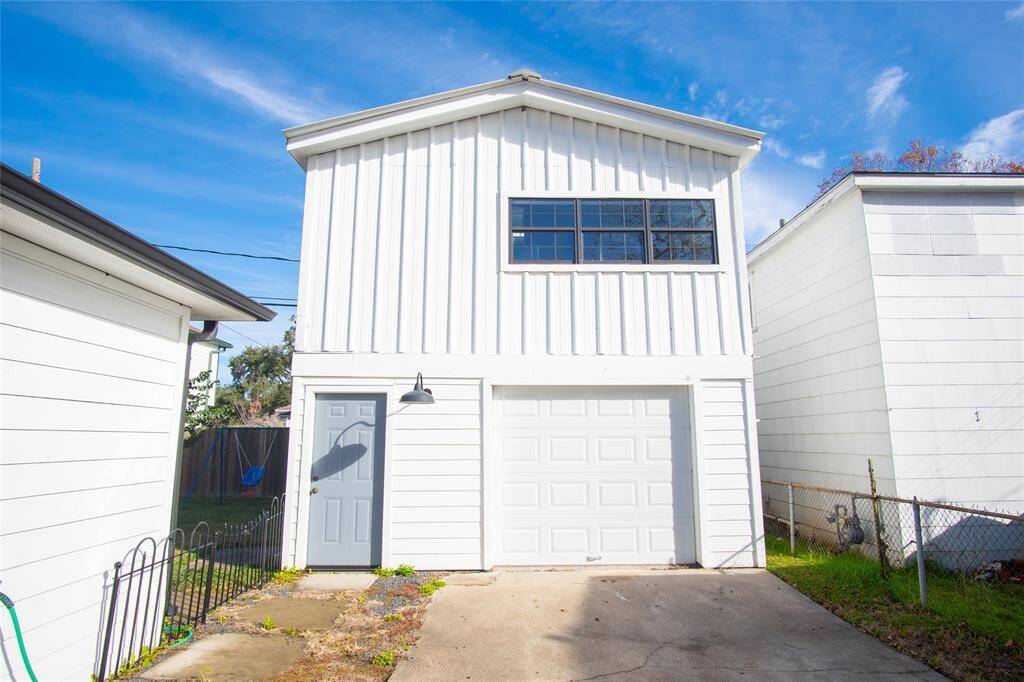 One car garage with the apartment on the 2nd level
