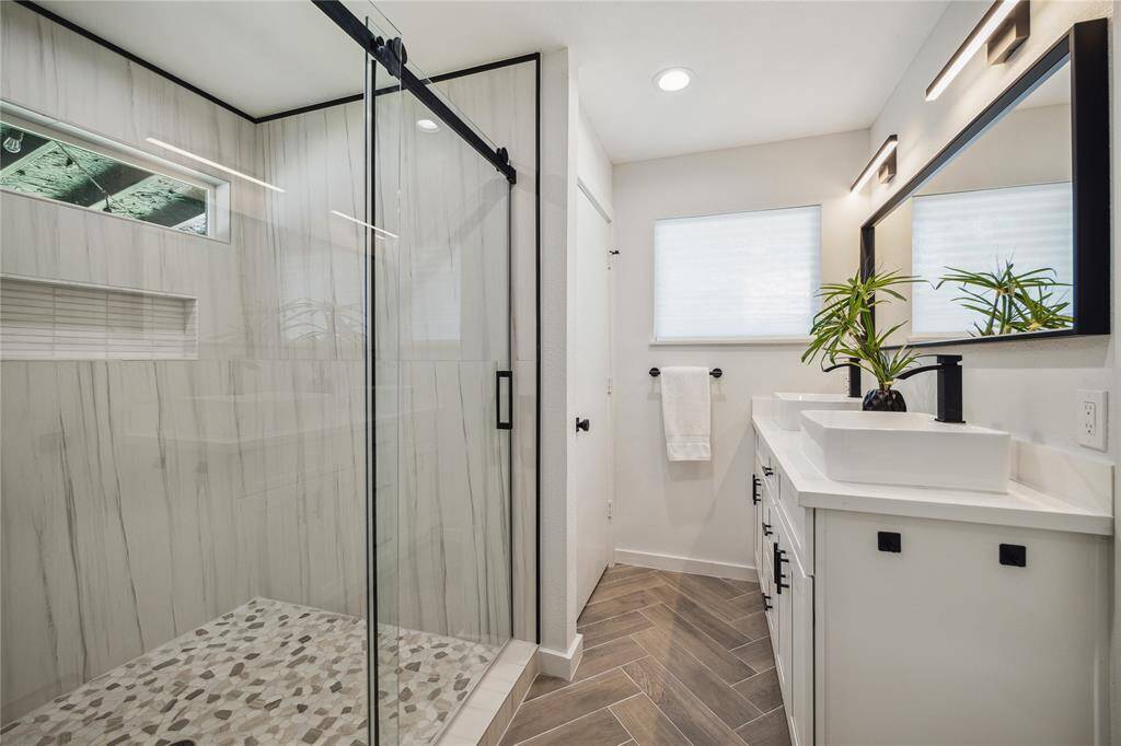 Primary bath suite with oversized walk in shower