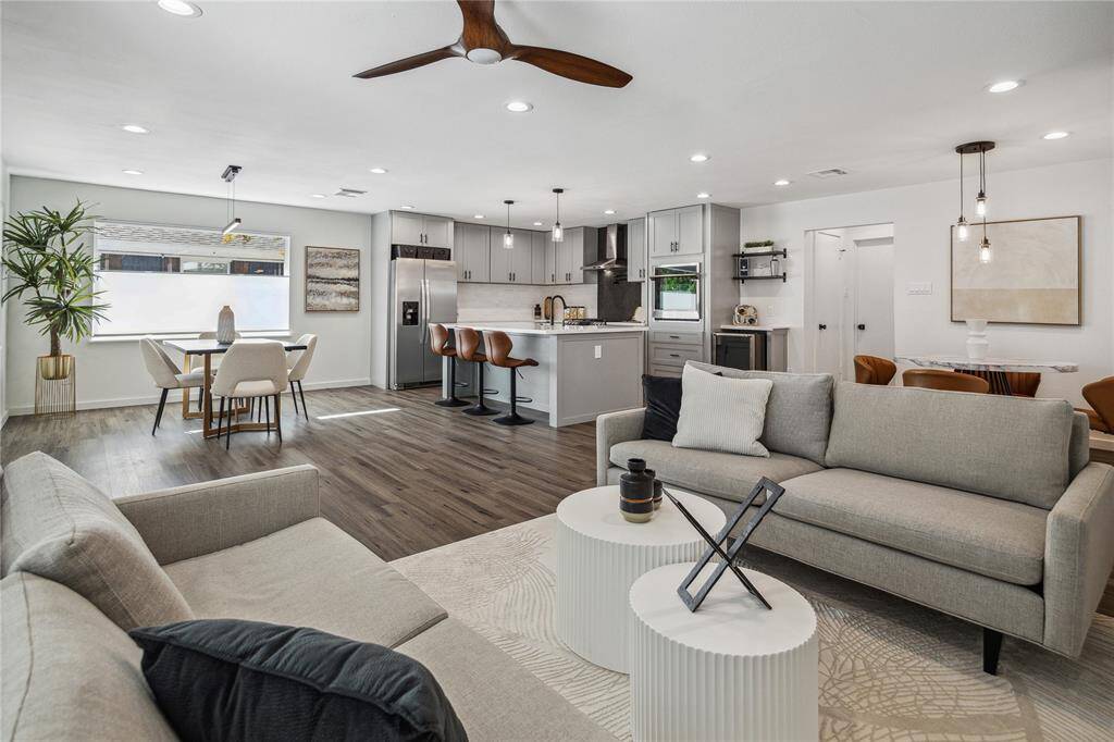 Can you imagine entertaining in this space?