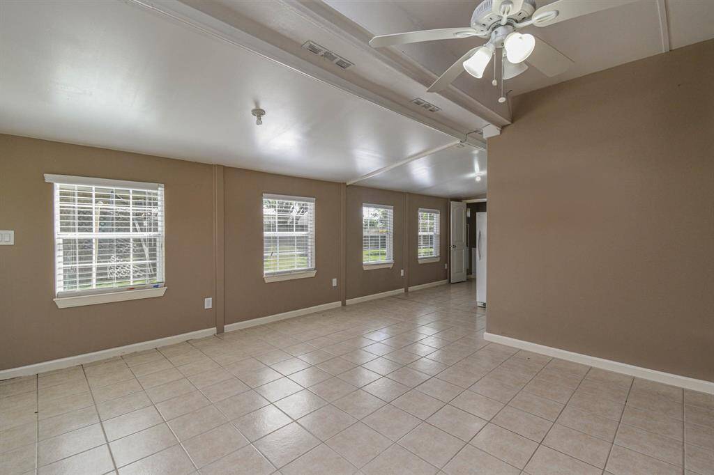 Sunroom with AC & Full Bath