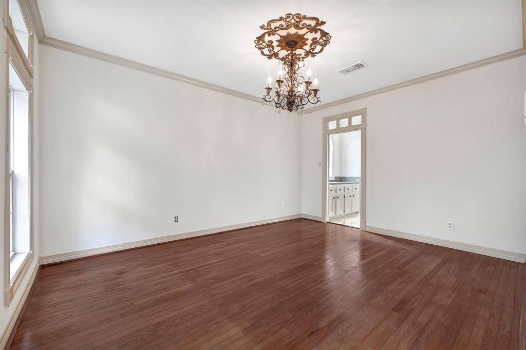 Formal Dining