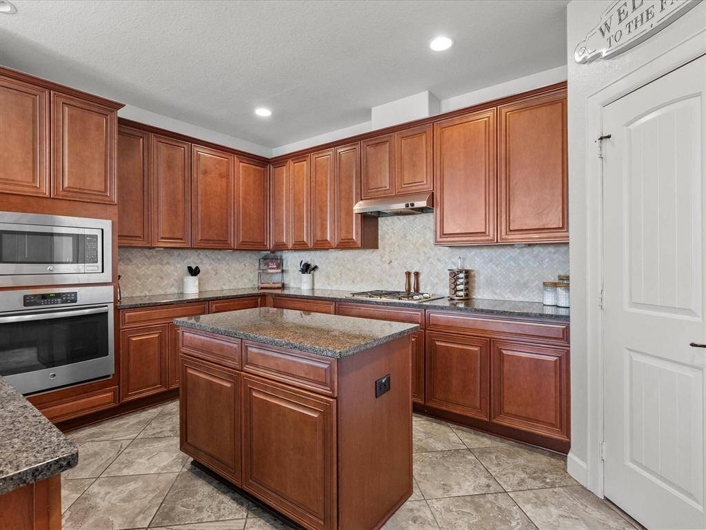 BUILT IN GAS- STOVE TOP