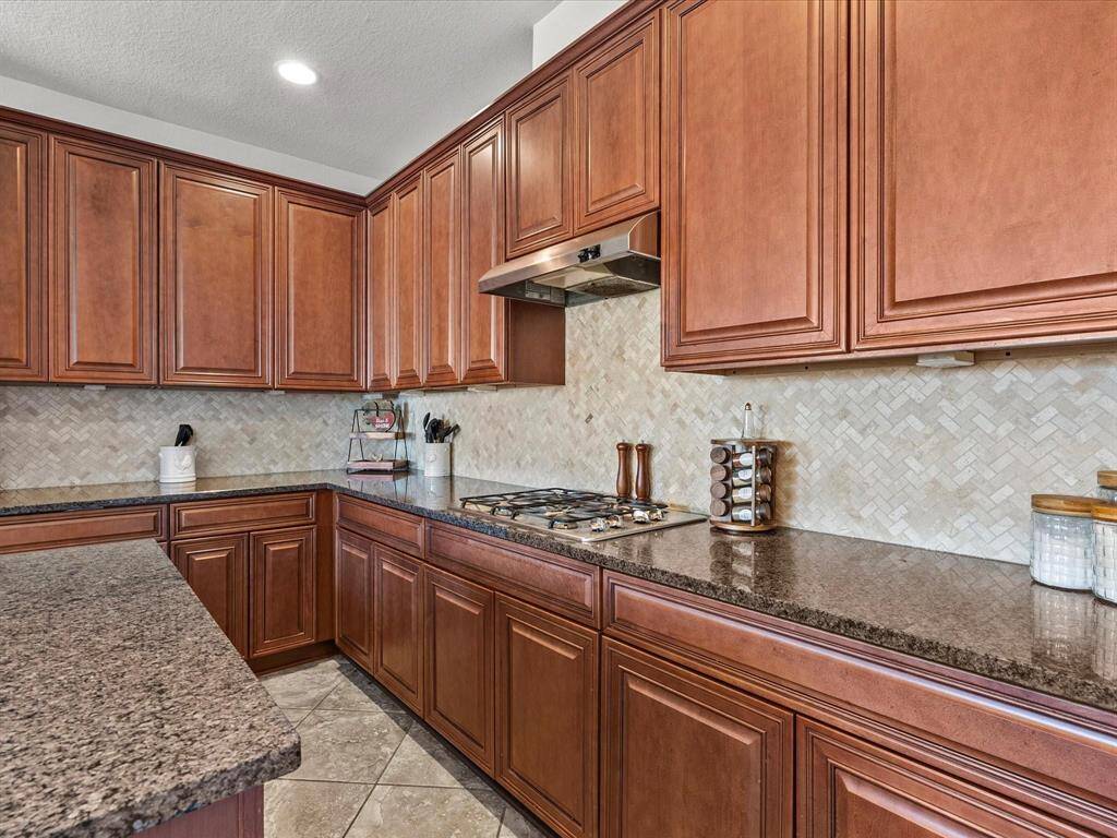 BUILT IN MICROWAVE AND OVEN