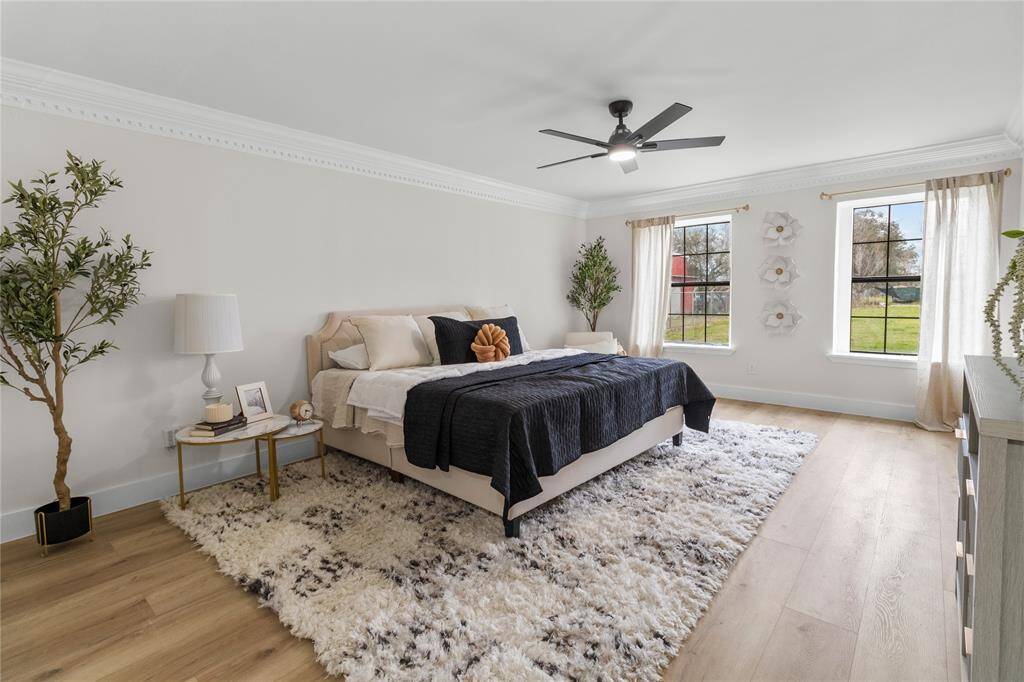 Master Bedroom w/Natural Lightening