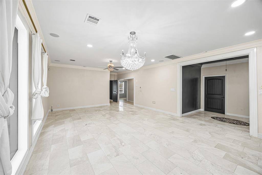 Open living space elevated 9 ft high-cielingOpen Living space elevated 9 ft cielingOpen kitchen space elevated 9 ft cieling.