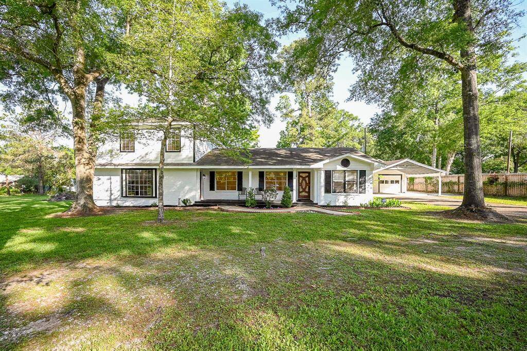Beautiful home located in a peaceful and secluded area of Spring, Texas. The exterior has been recently painted.