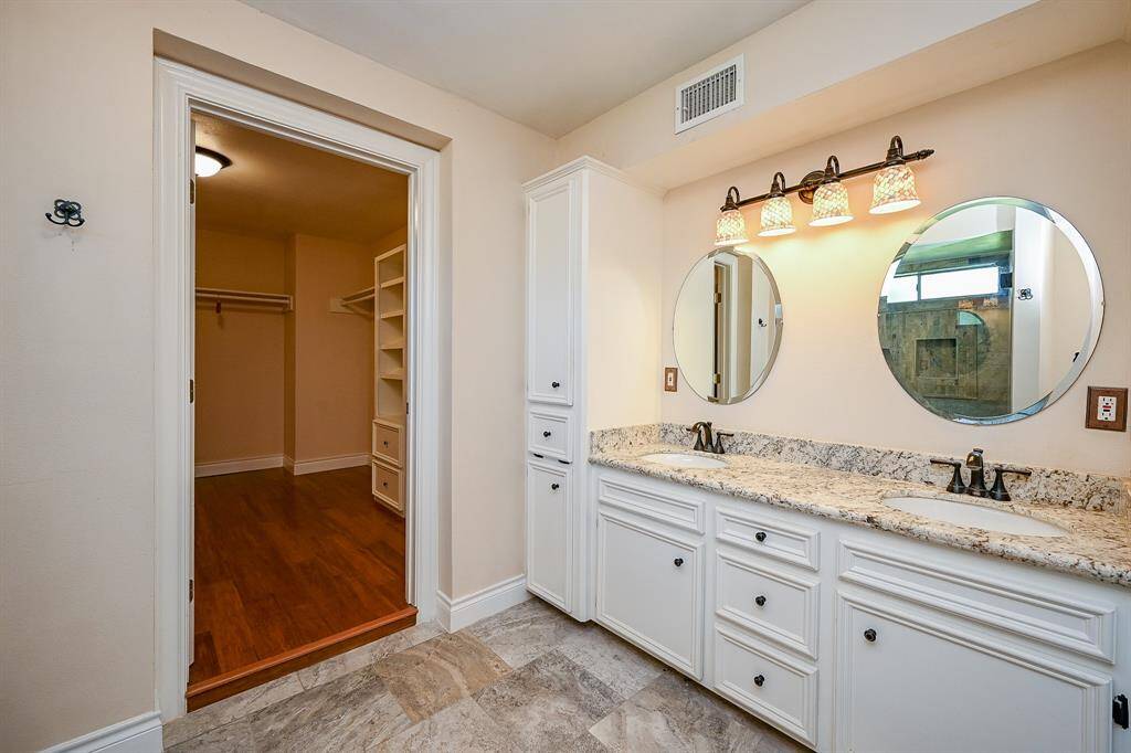 The master bathroom is spacious and allows ease when getting ready in the morning.  No bumping elbows!!
