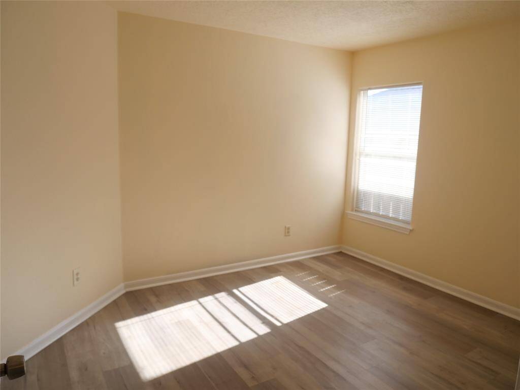 Guest bedroom 1