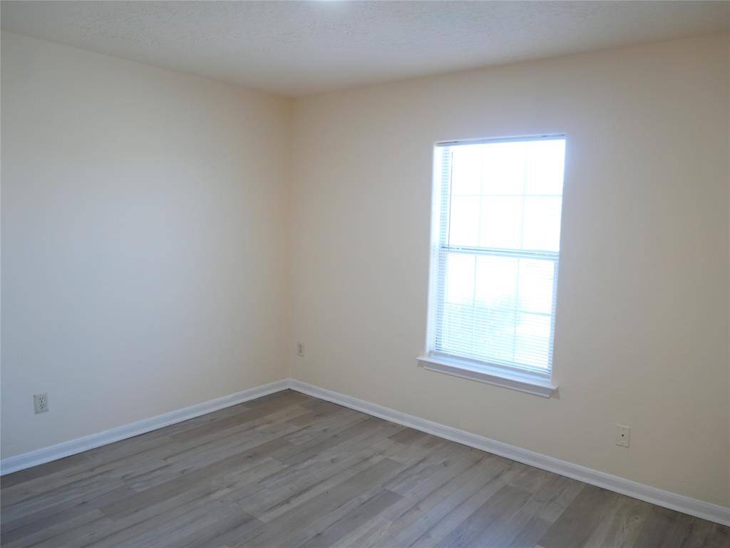 Guest bedroom 2