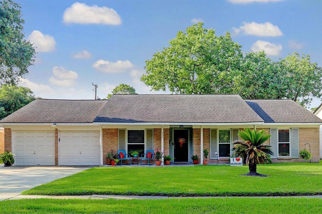 Wonderful remodeled home with cute curb appeal in popular Westbury area. AC & Furnace replaced in 2021 and Ducts were replaced in 2022!!!!