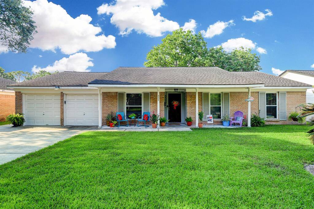 Wide smooth driveway and Automatic garage door opener. Large lot size! Hot Water Heater replaced in 2025.