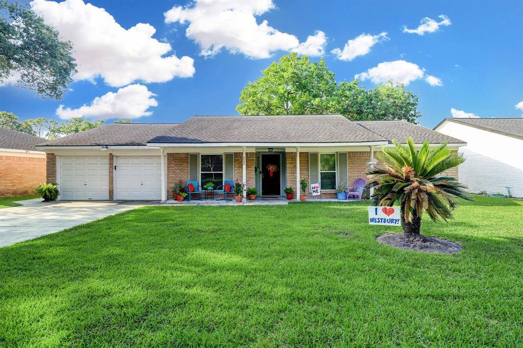 Make this your new home! Living in Westbury has so many advantages and so much to offer. You will love it. Imagine hanging out here on the porch every weekend with your morning coffee or relaxing here in the evenings with a refreshing beverage.