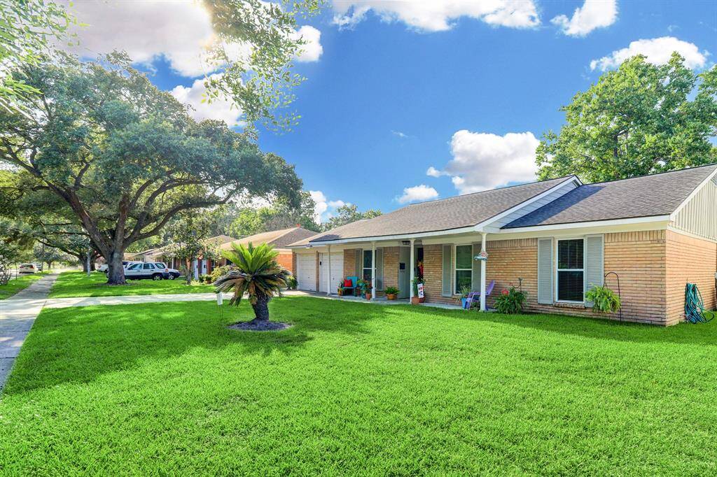 Located on quiet tree-lined street just a short walk down the block to the local park and school. Short commute to Medical Center and the Galleria area.