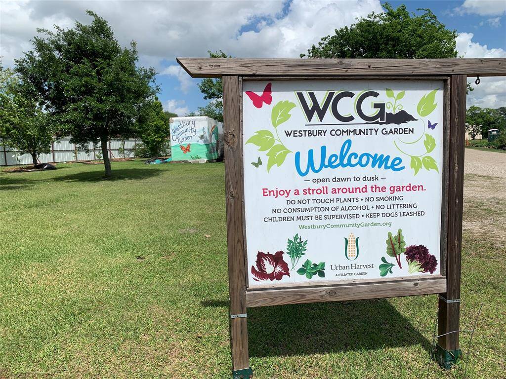 This wonderful neighborhood garden is about 7 acres!