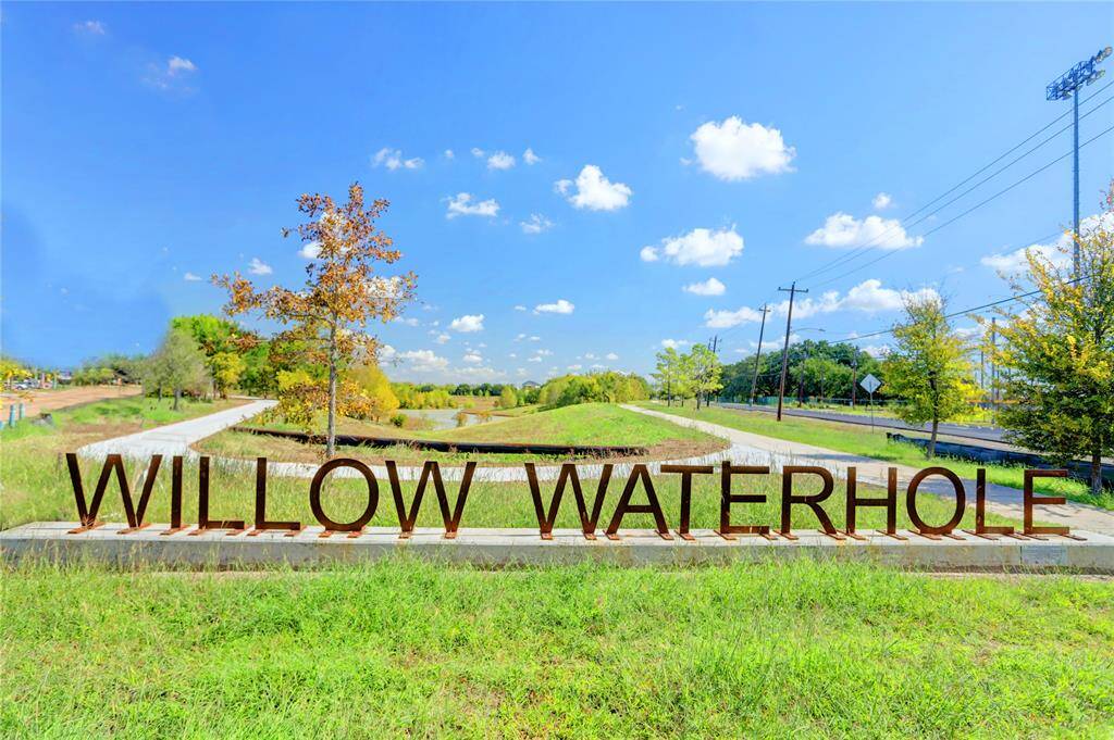 Willow Waterhole greenspace nearby!
