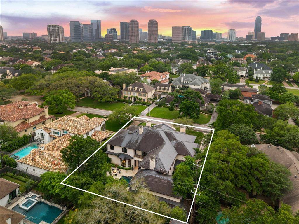 Another aerial shot that showcases the prime location in one of the area’s most sought-after neighborhoods, just minutes from the Galleria area.