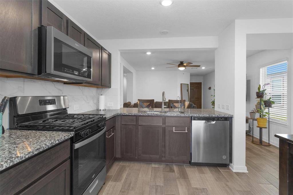 There is plenty of storage for all of your kitchen supplies!
