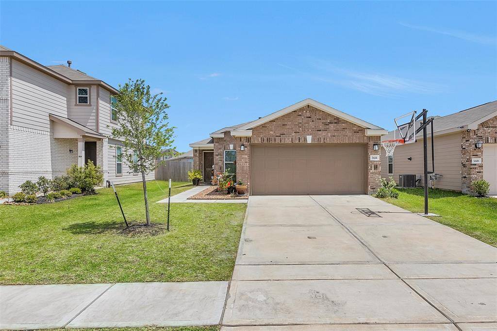 This beautiful 3 bedroom, 2 bathroom home is ready for it's new owner!