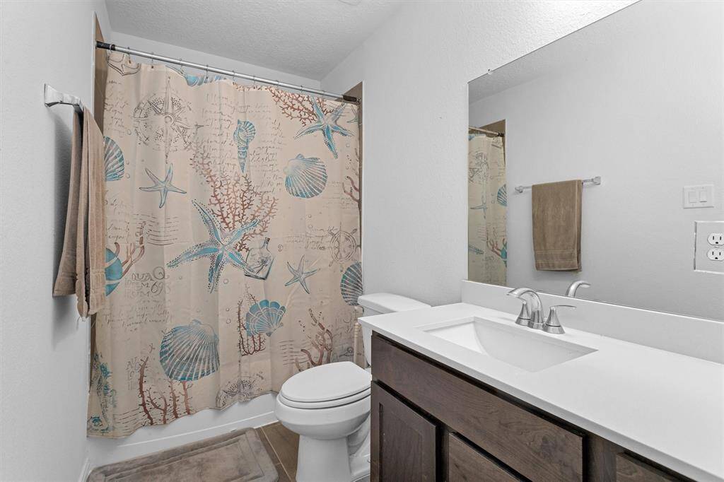 The secondary bathroom features a tub/shower combo!