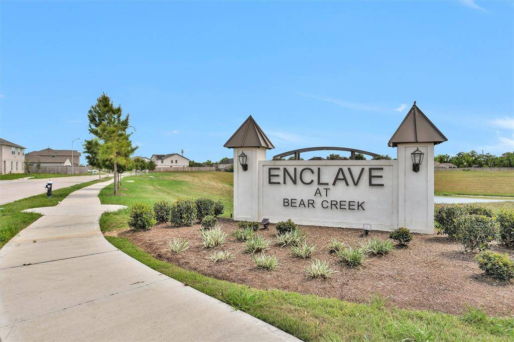 The PERFECT location!! Located in Katy, TX. Zoned to Cy-Fair ISD! Minutes away from local shopping, grocery stores, dining and major roadways!