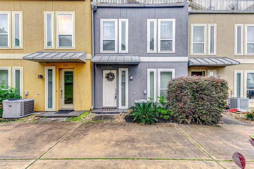 Don't miss your chance to lease this gorgeous home! Schedule your private tour today!