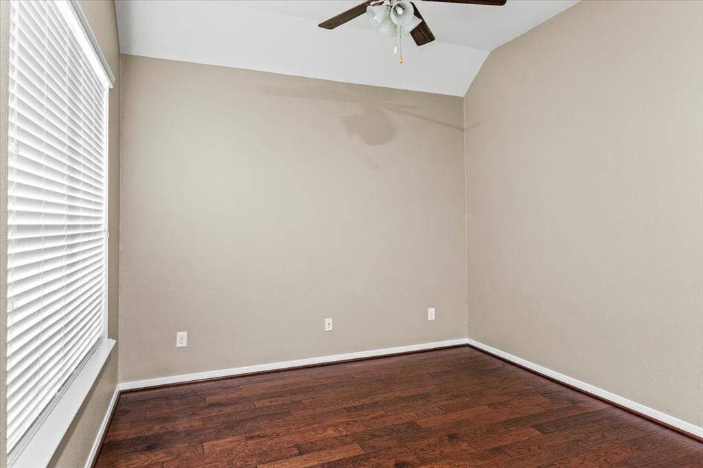 Extra room, Office? Library? Gameroom?