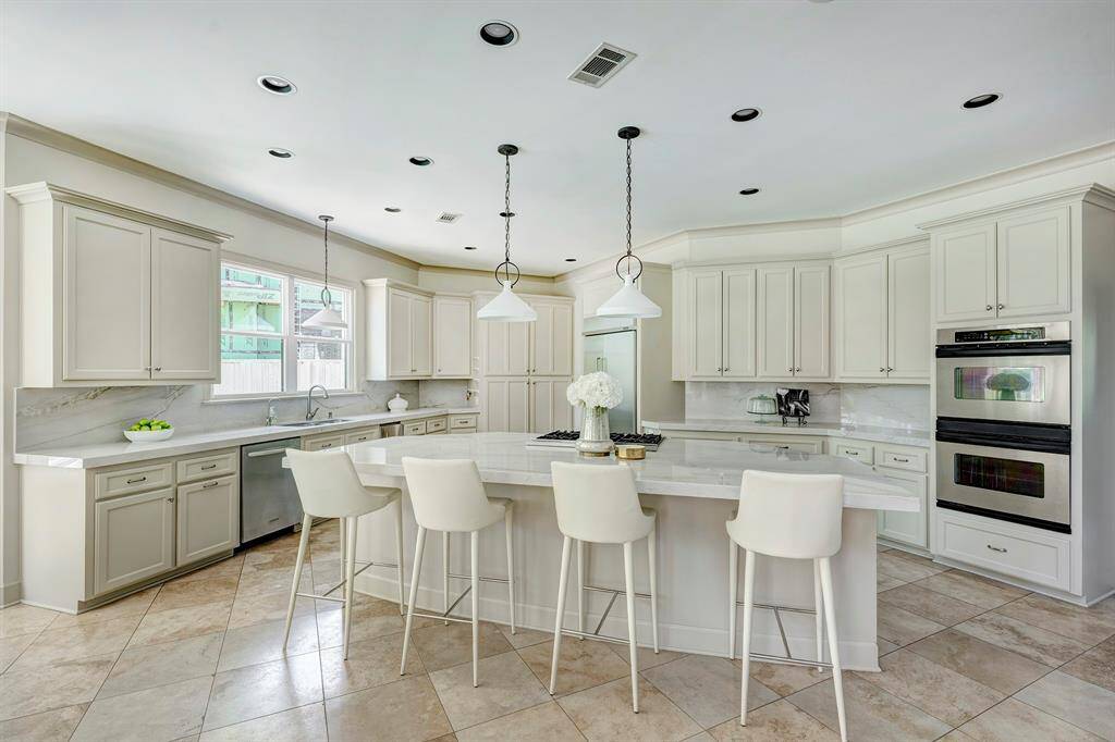 Great space for entertaining in this bright and airy kitchen