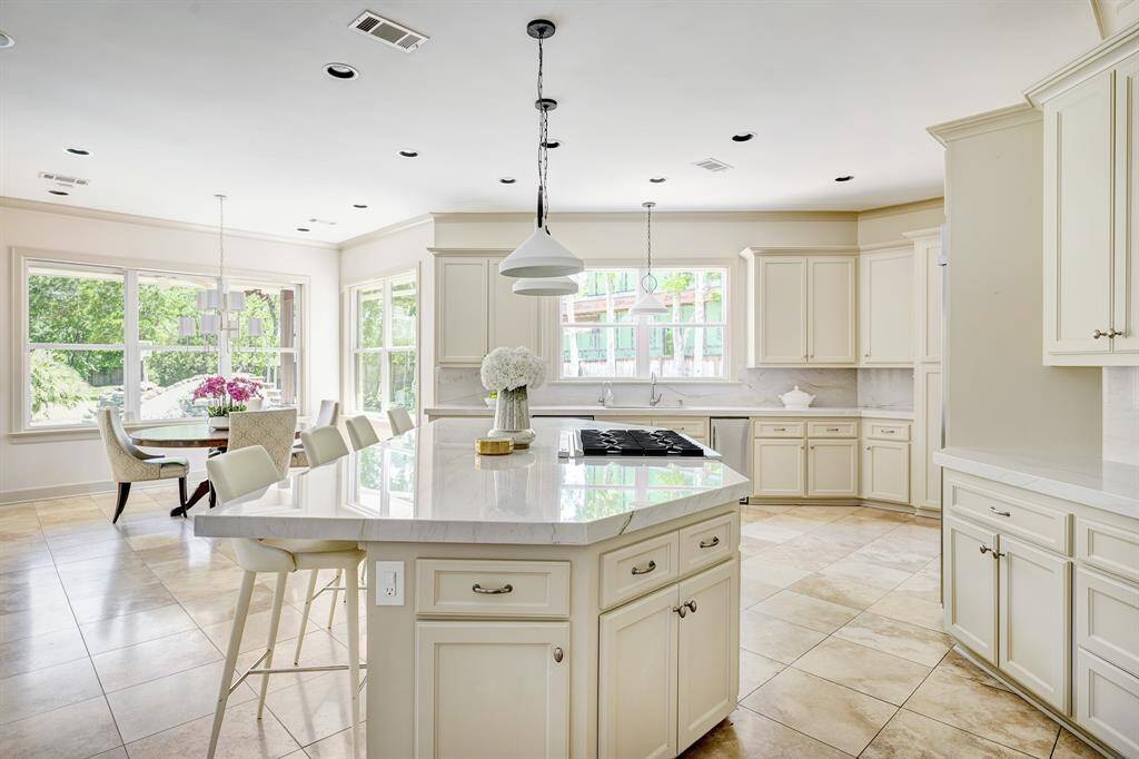 Wake up to soothing morning light in this well-appointed kitchen