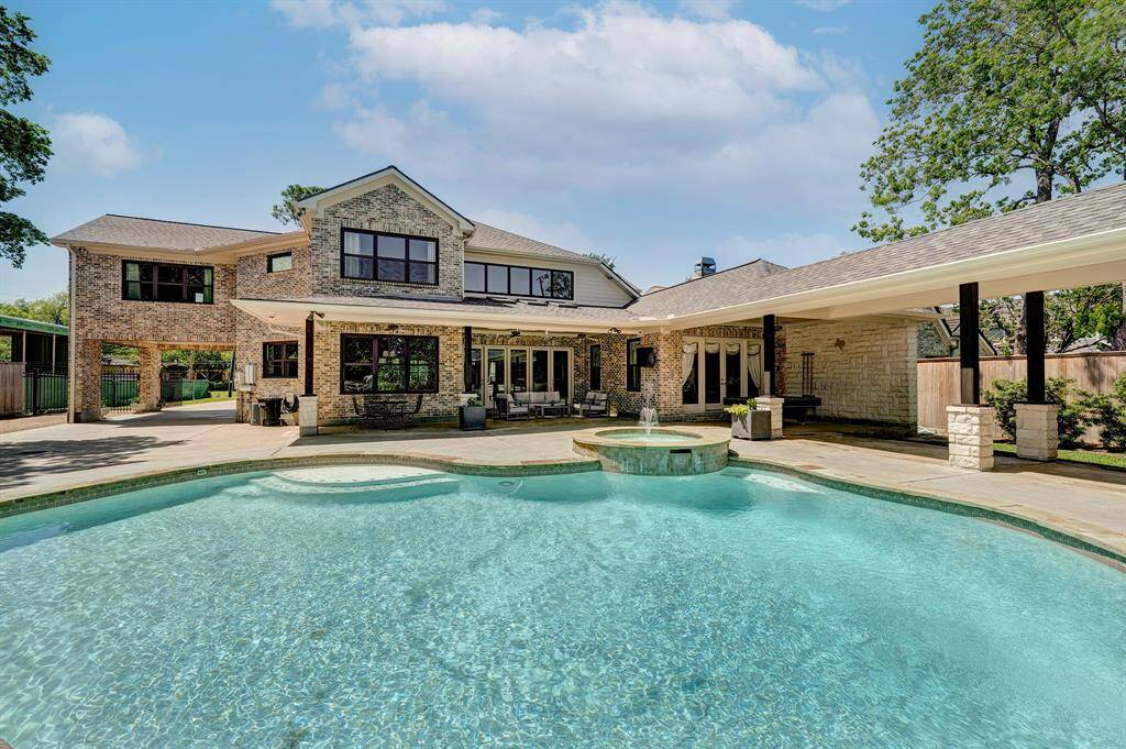 Enjoy the resort-style surroundings at 702 Mulberry
