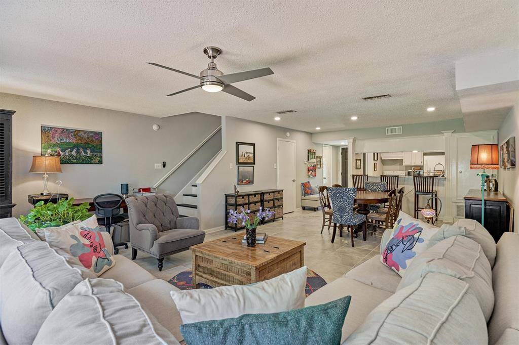 An ideal, open floor plan with an abundance of natural light!