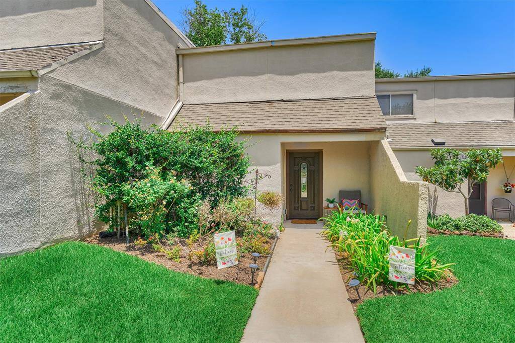 Picture perfect and low maintenance, this gem is turn-key ready!