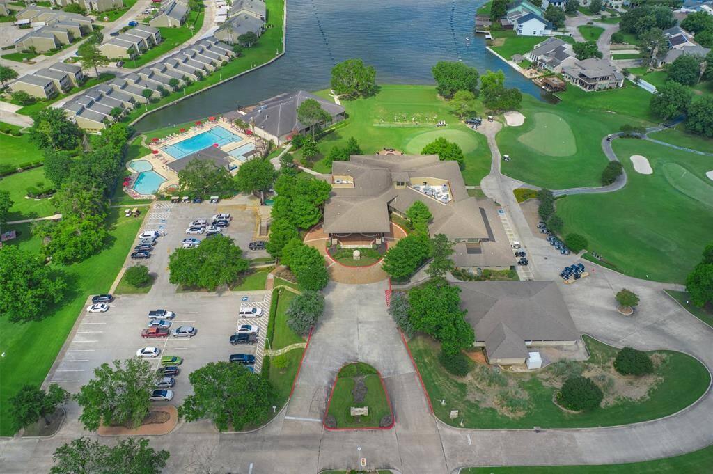 A great opportunity for a lake getaway or for downsizing. A true lock and leave home!
