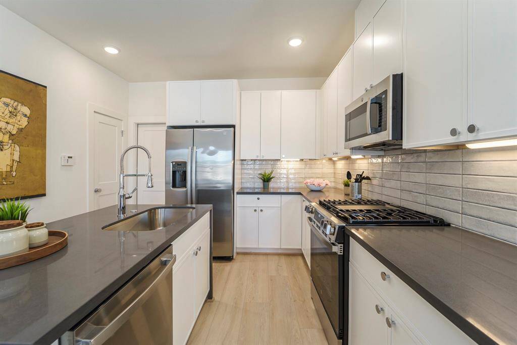 Model Home. Finishes of home may vary.