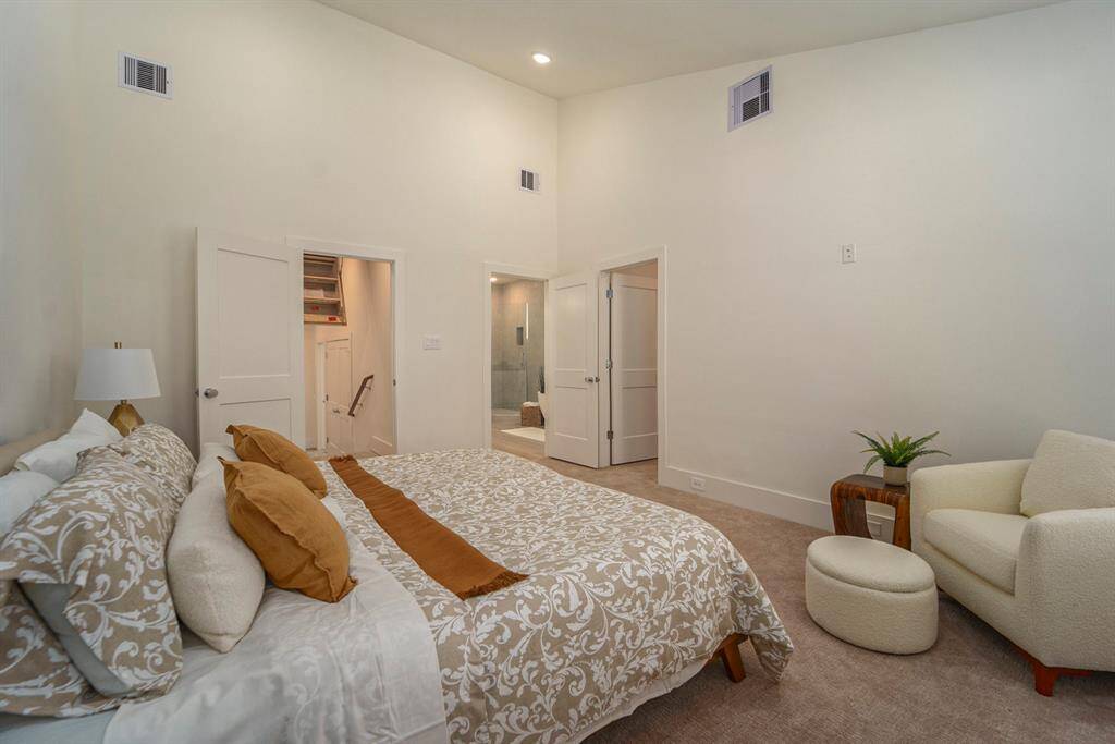 Model Home. Finishes of home may vary.