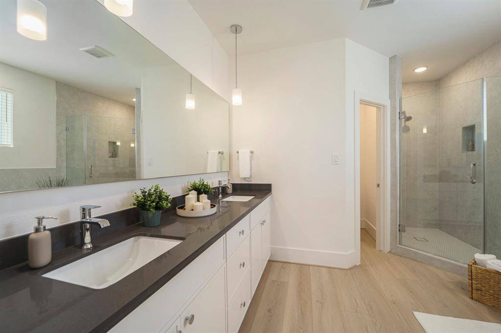 Model Home. Finishes of home may vary.