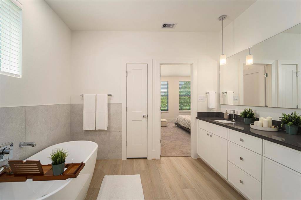 Model Home. Finishes of home may vary.